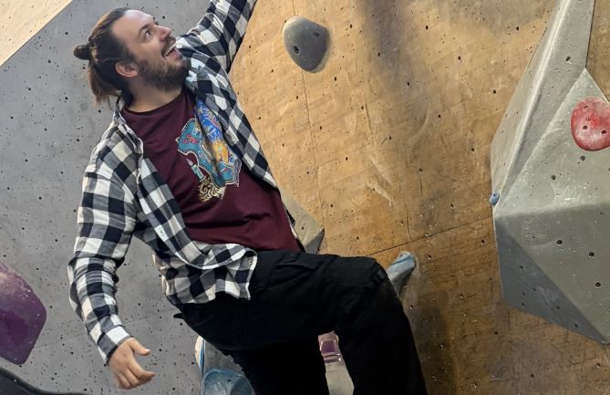 Long t-shirt for climbing - Do you dad-bod-boulder?