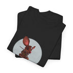 Nærbillede af motivet Adventure Mouse på en foldet sort T-shirt