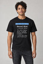 AI-genereret stylingbillede med Elias i Second Wind unisex T-shirt med tryk
