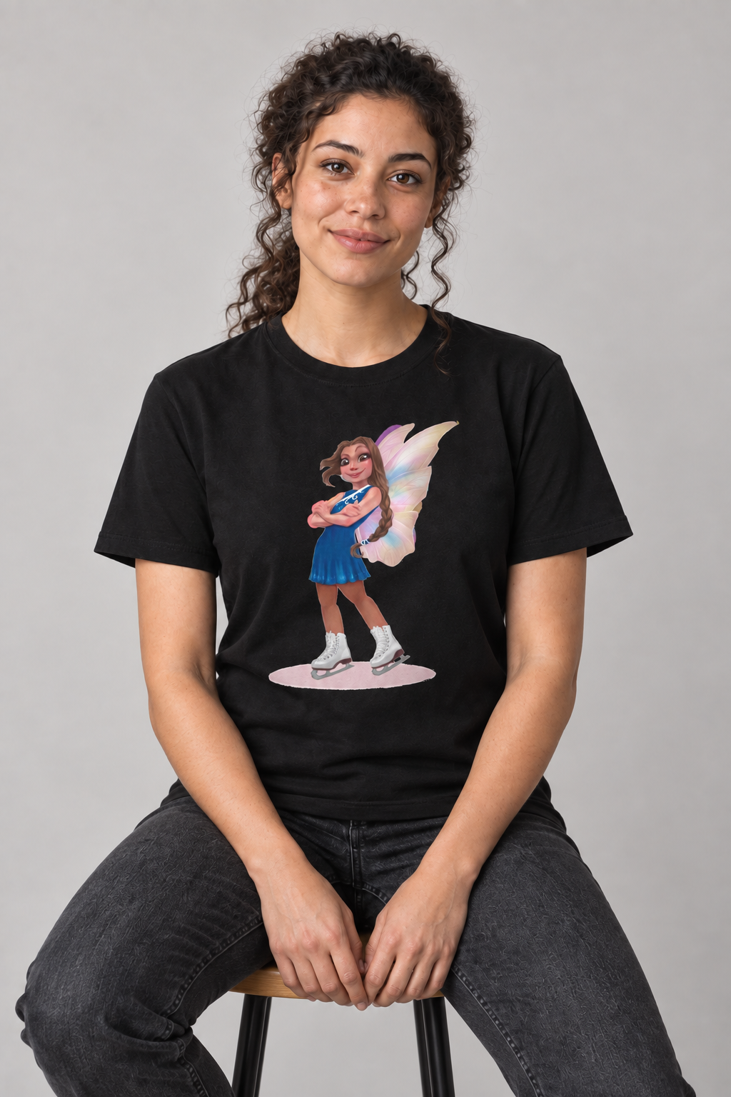 AI-genereret stylingbillede med Nora i Skater Fairy unisex T-shirt med tryk